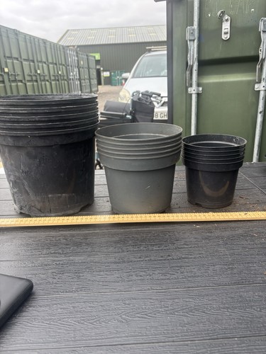Used plastic plant pots - 15,